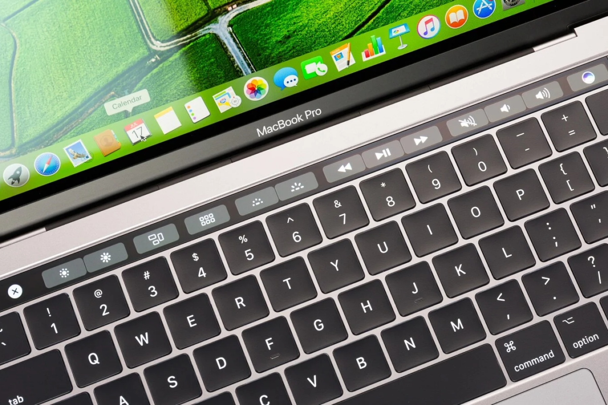 Apple MacBook Pro 2017- Touch Bar